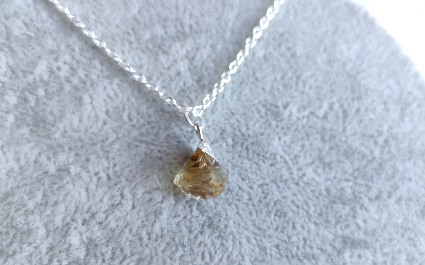 Collar baño de plata con citrino en bruto