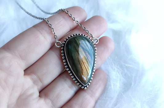 Collar baño de plata con labradorita