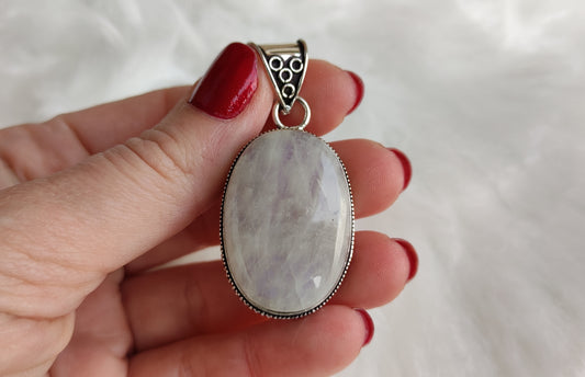 Colgante baño de plata con piedra luna reflejos azules