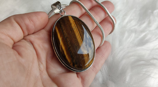 Espectacular collar baño de plata con ojo de tigre