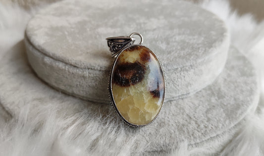 Colgante baño de plata con septaria