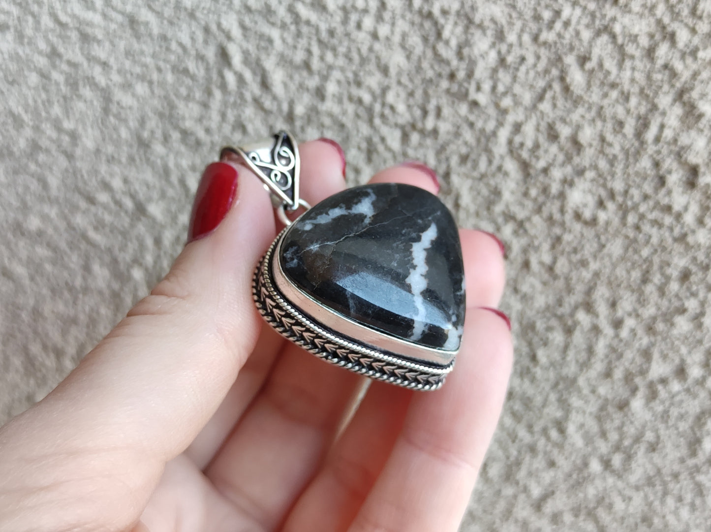 Colgante baño de plata con turquesa buffalo ( Jaspe Cebra )