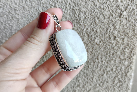 Colgante baño de plata con piedra luna