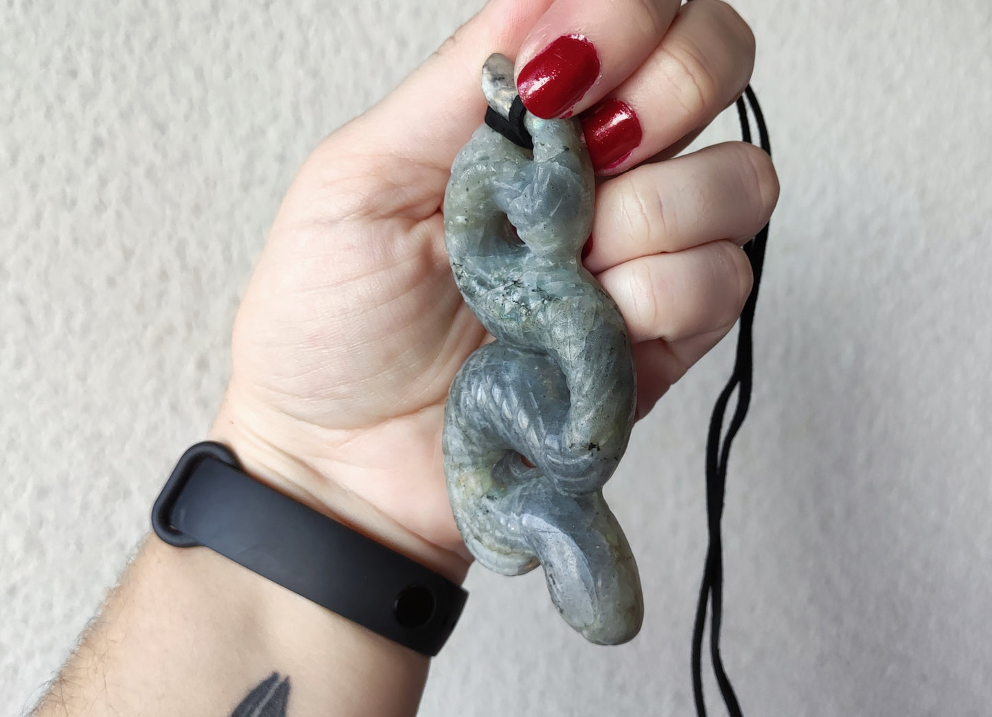 Colgante tótem serpiente tallada en labradorita 84