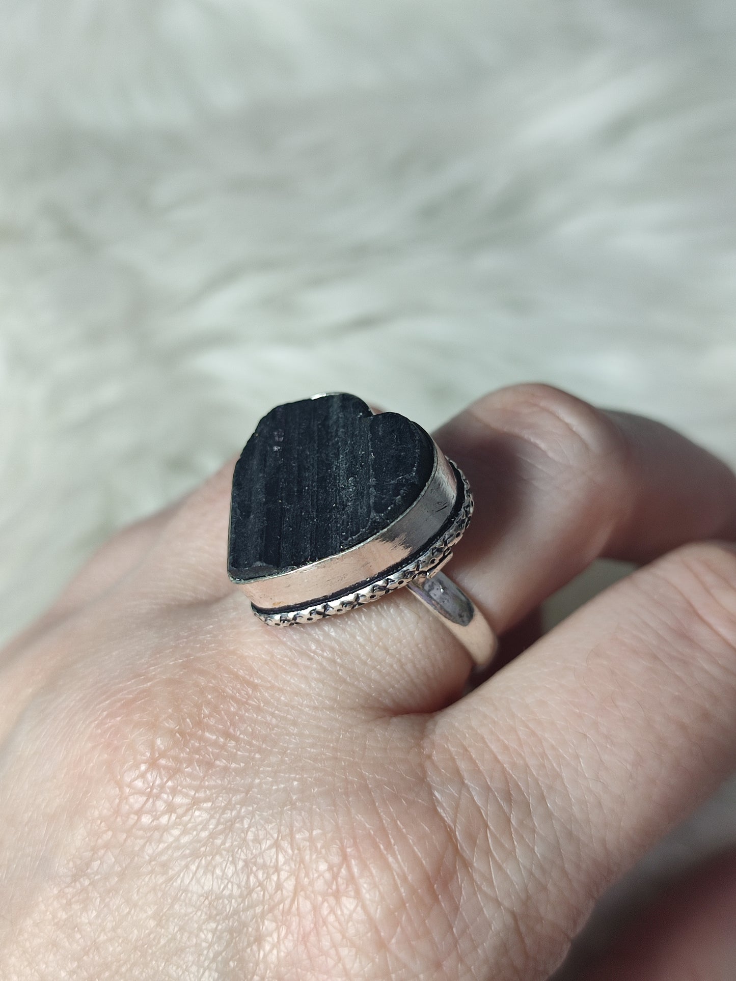 Anillo baño de plata con turmalina negra N°2