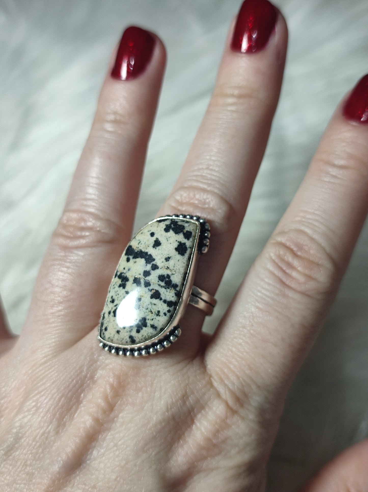 Anillo baño de plata con jaspe dalmata