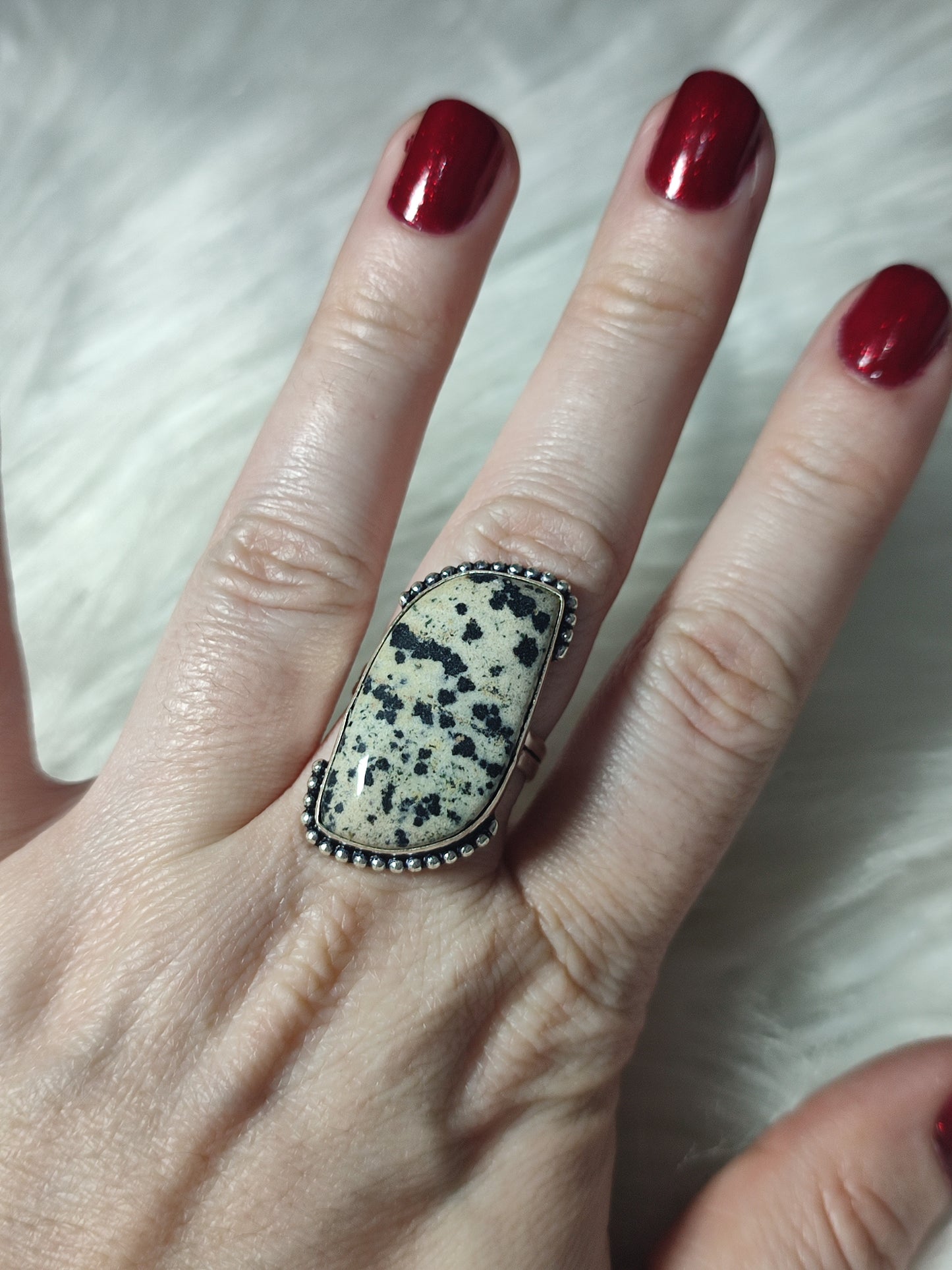 Anillo baño de plata con jaspe dalmata