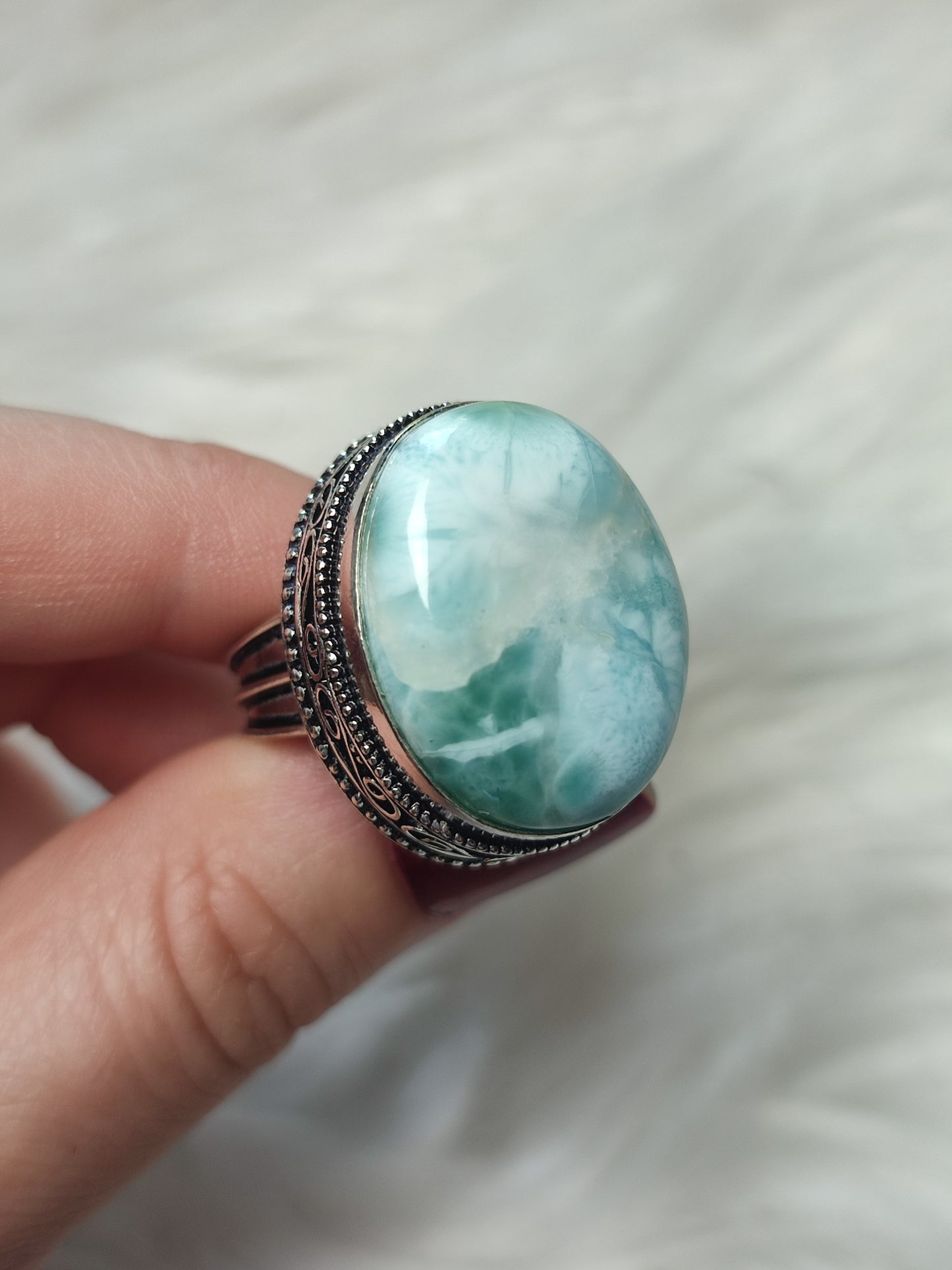 Anillo baño de plata con larimar