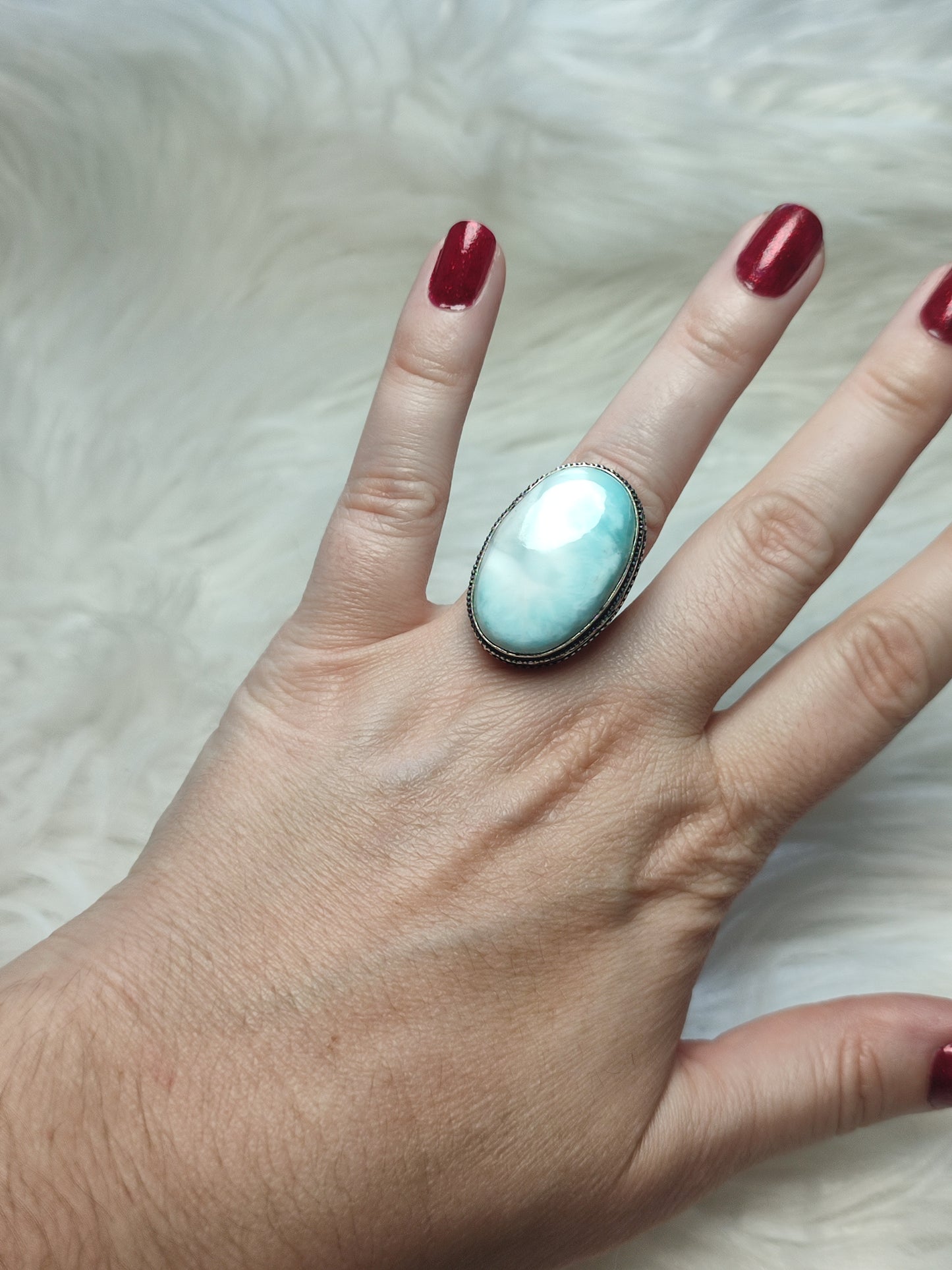 Anillo baño de plata con larimar