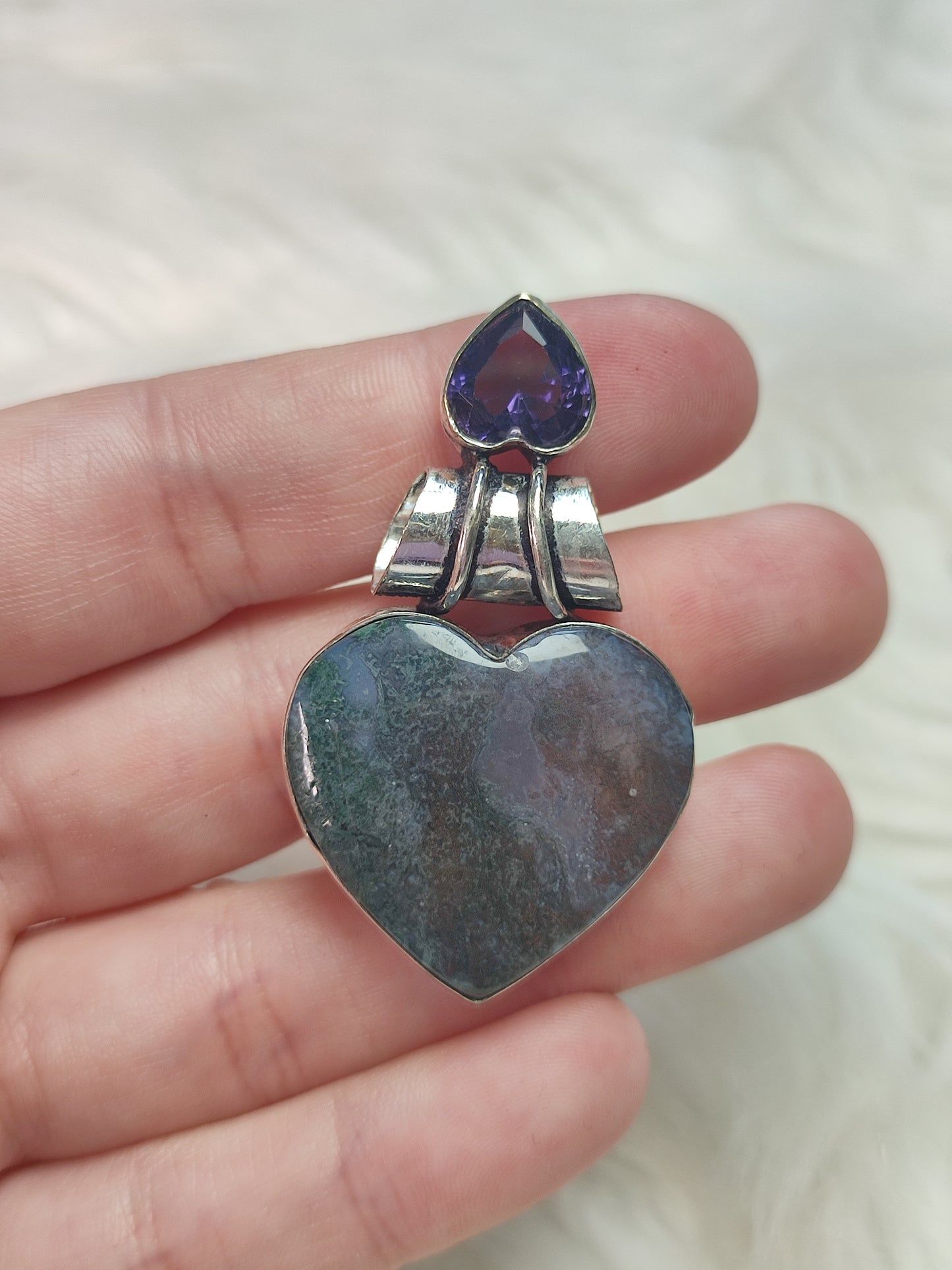 Colgante baño de plata  con ágata musgo y cristal lila