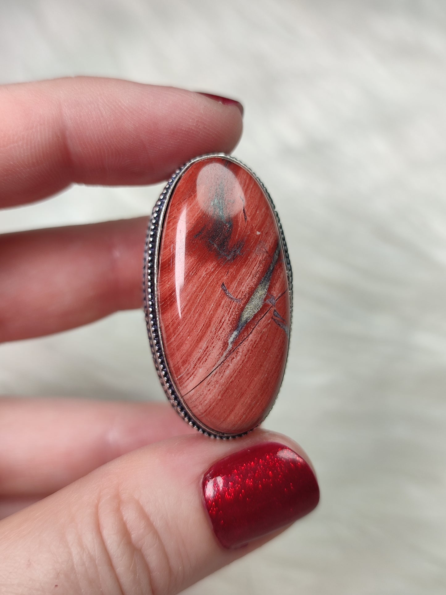 Anillo baño de plata con jaspe rojo