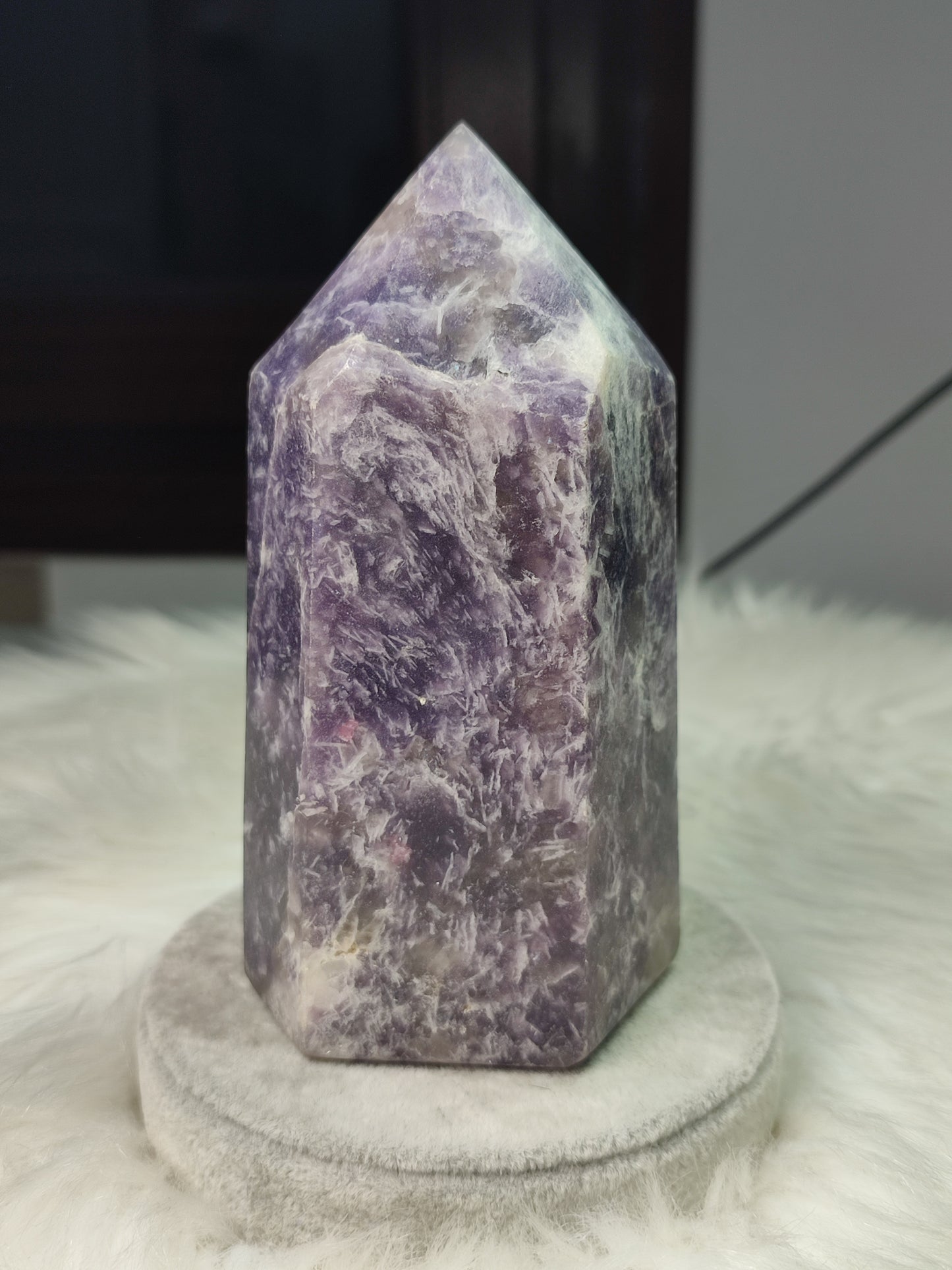 Gran Punta piedra unicornio ( turmalina rosa, cuarzo y lepidolita ) 760 gramos