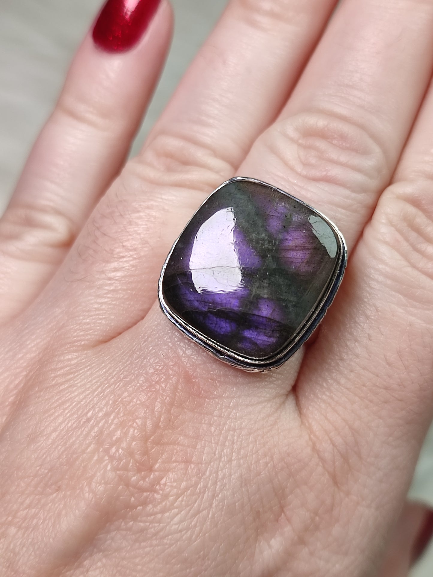 Anillo baño de plata con labradorita morada - Ajustable 7