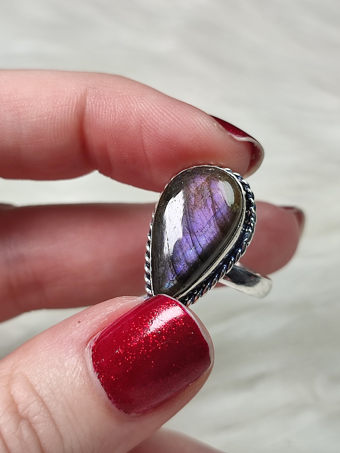 Anillo baño de plata con labradorita morada - Ajustable 9