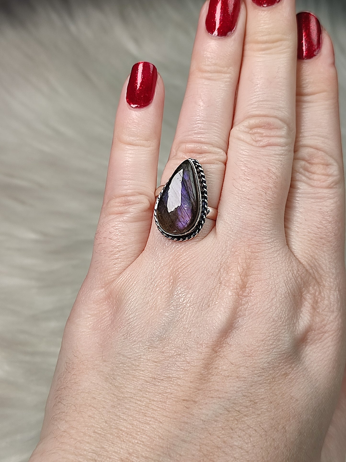 Anillo baño de plata con labradorita morada - Ajustable 9