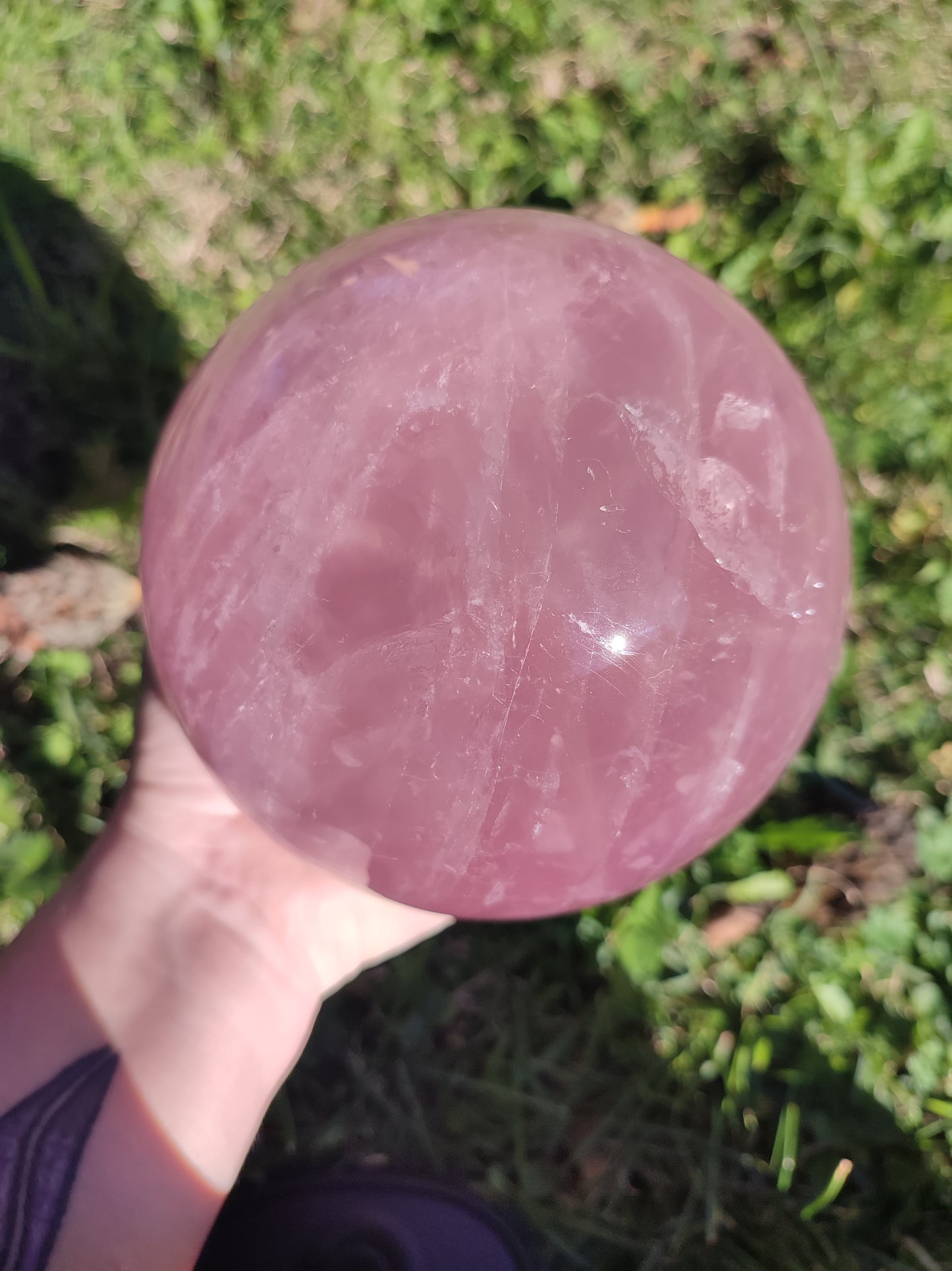 Gran esfera de cuarzo rosa de Madagascar con Star 4.195 gramos