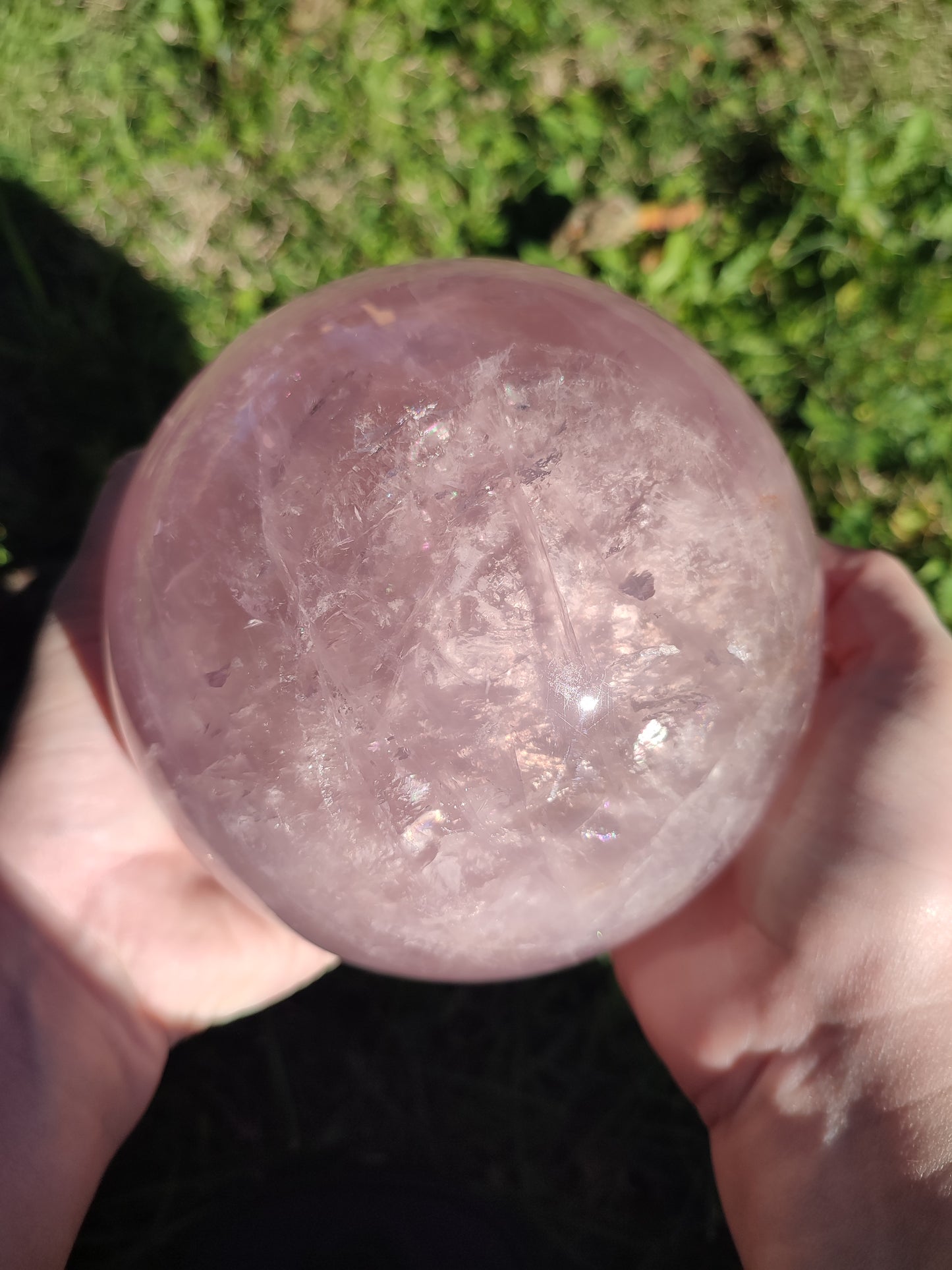 Gran esfera de cuarzo rosa de Madagascar con Star 4.195 gramos