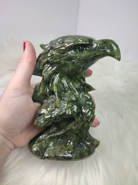 Gran cabeza Aguila Jade -  978 gramos