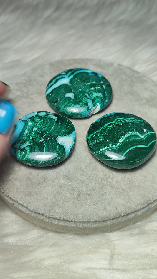 Rodado plano crisomalaquita - Vídeo para escoger