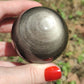 Esfera obsidiana plateada alta calidad - 251 gramos