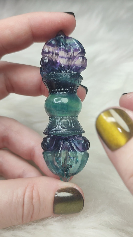 Vajra o Dorje tallado a mano en fluorita multicolor alta calidad