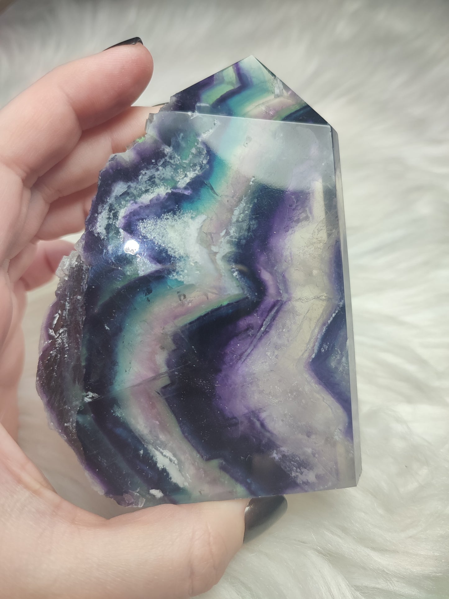 Punta fluorita semi pulida alta calidad 341 gramos