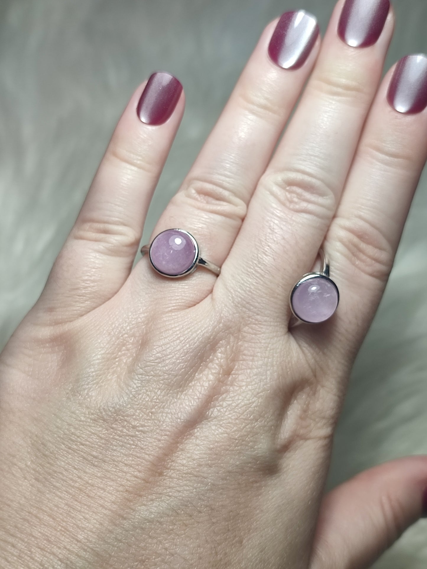 Anillo bisutería con kuncita de calidad - Ajustable  18 a 19 mm