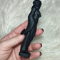 Sacerdotisa tallada en obsidiana negra - modelo Capucha