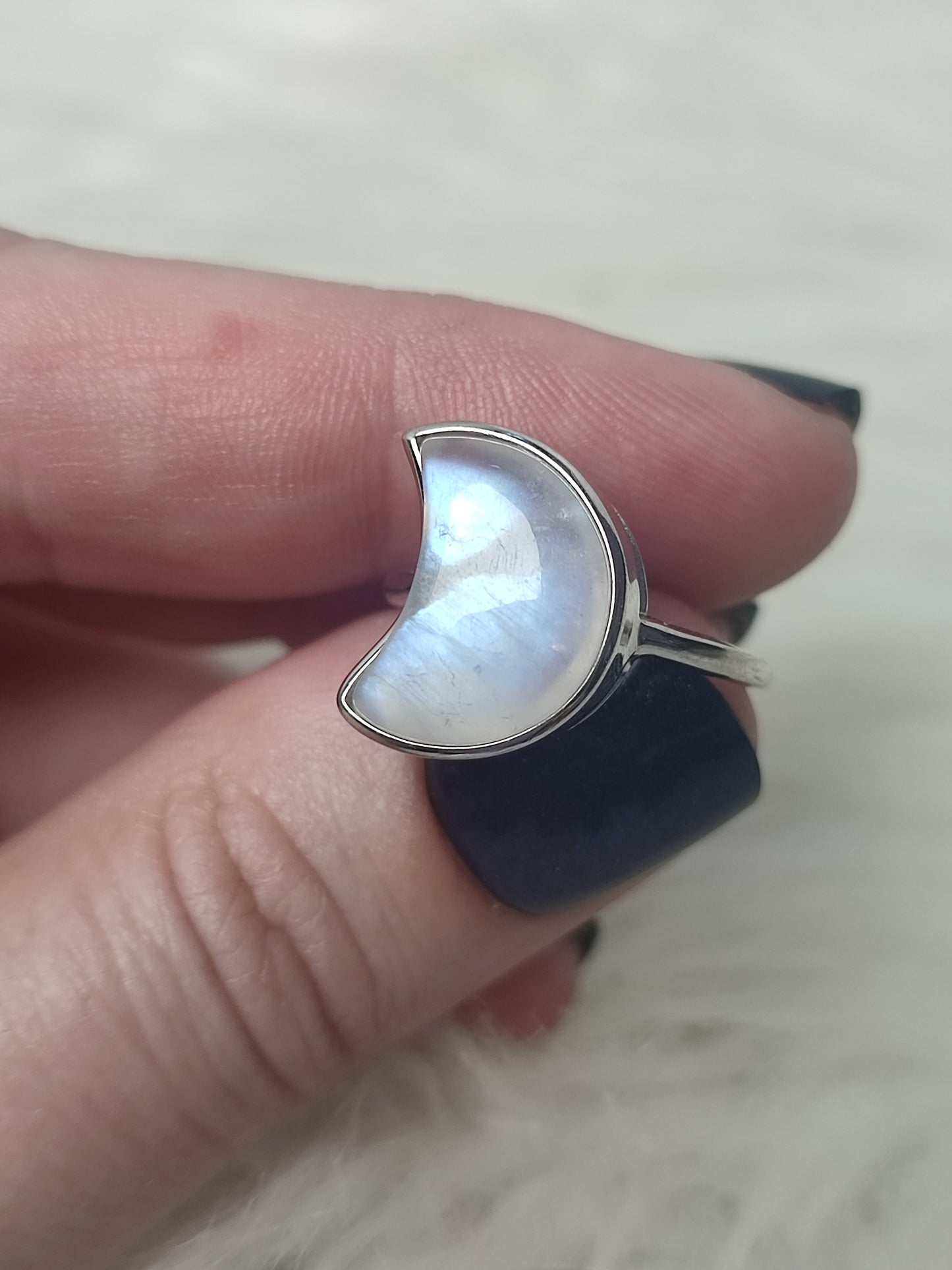 Anillo plata de ley 925 con piedra luna- Modelo Luna 153