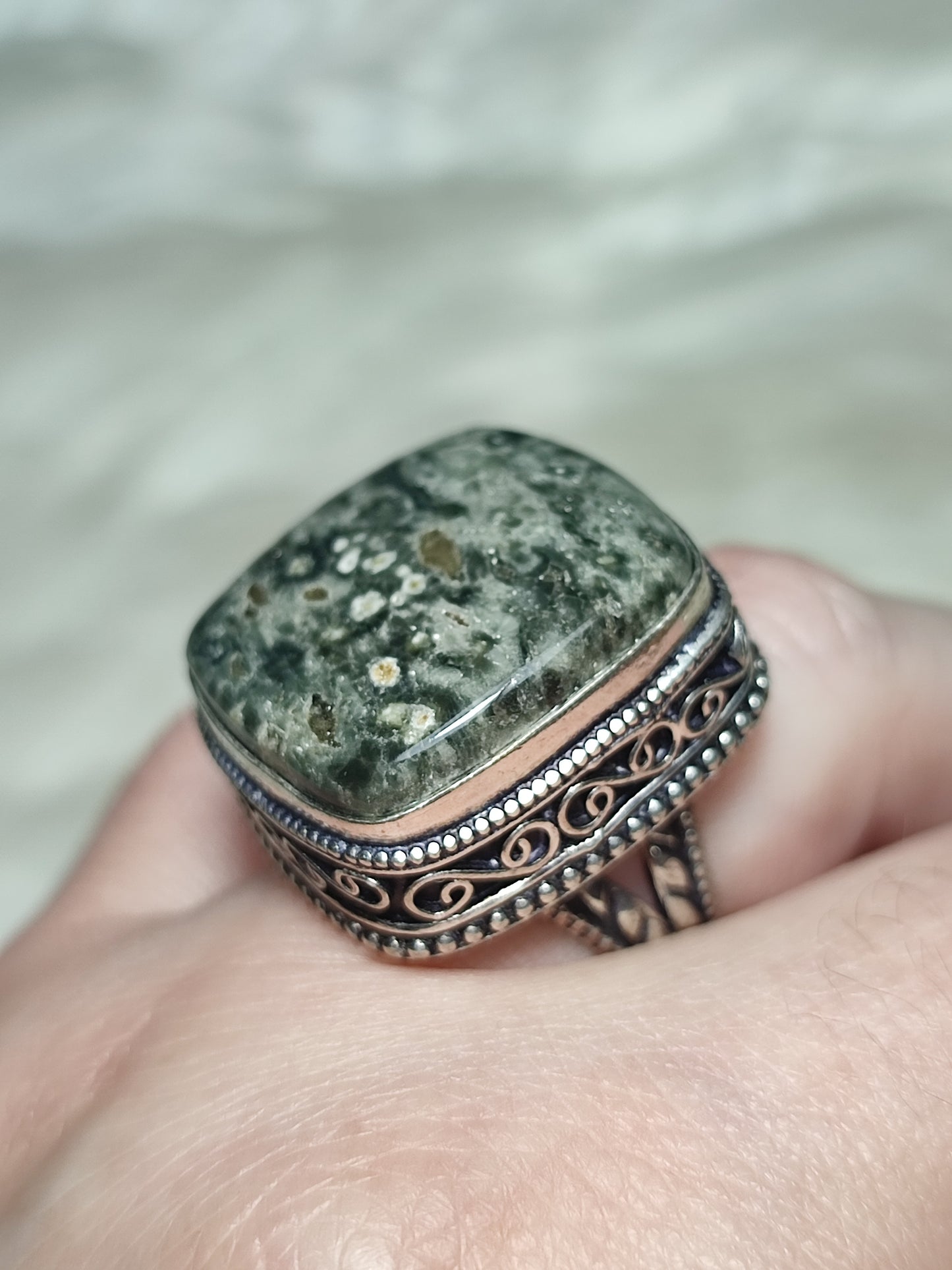 Anillo baño de plata con jaspe océano