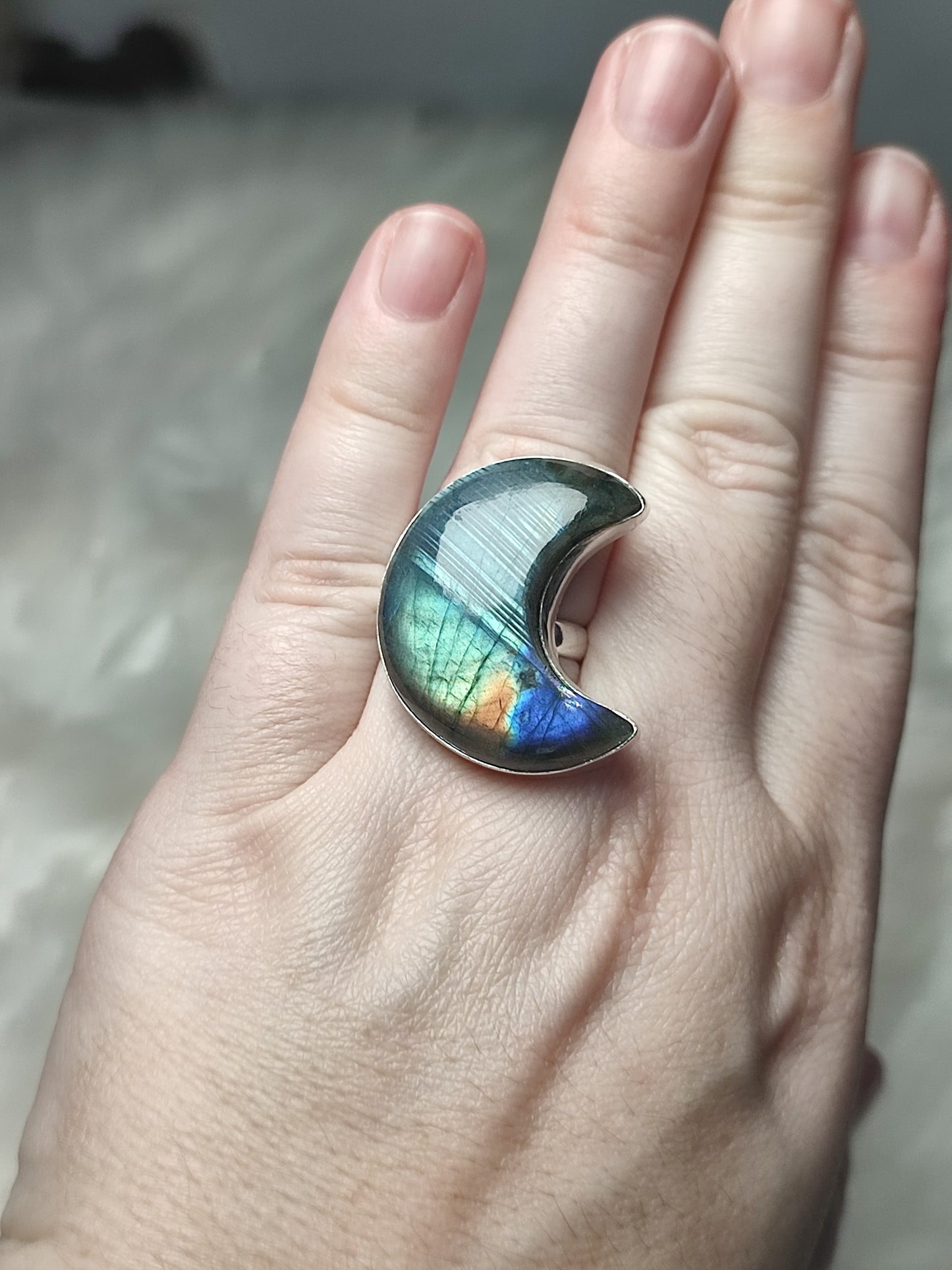Anillo luna baño de plata con labradorita - Ajustable B23
