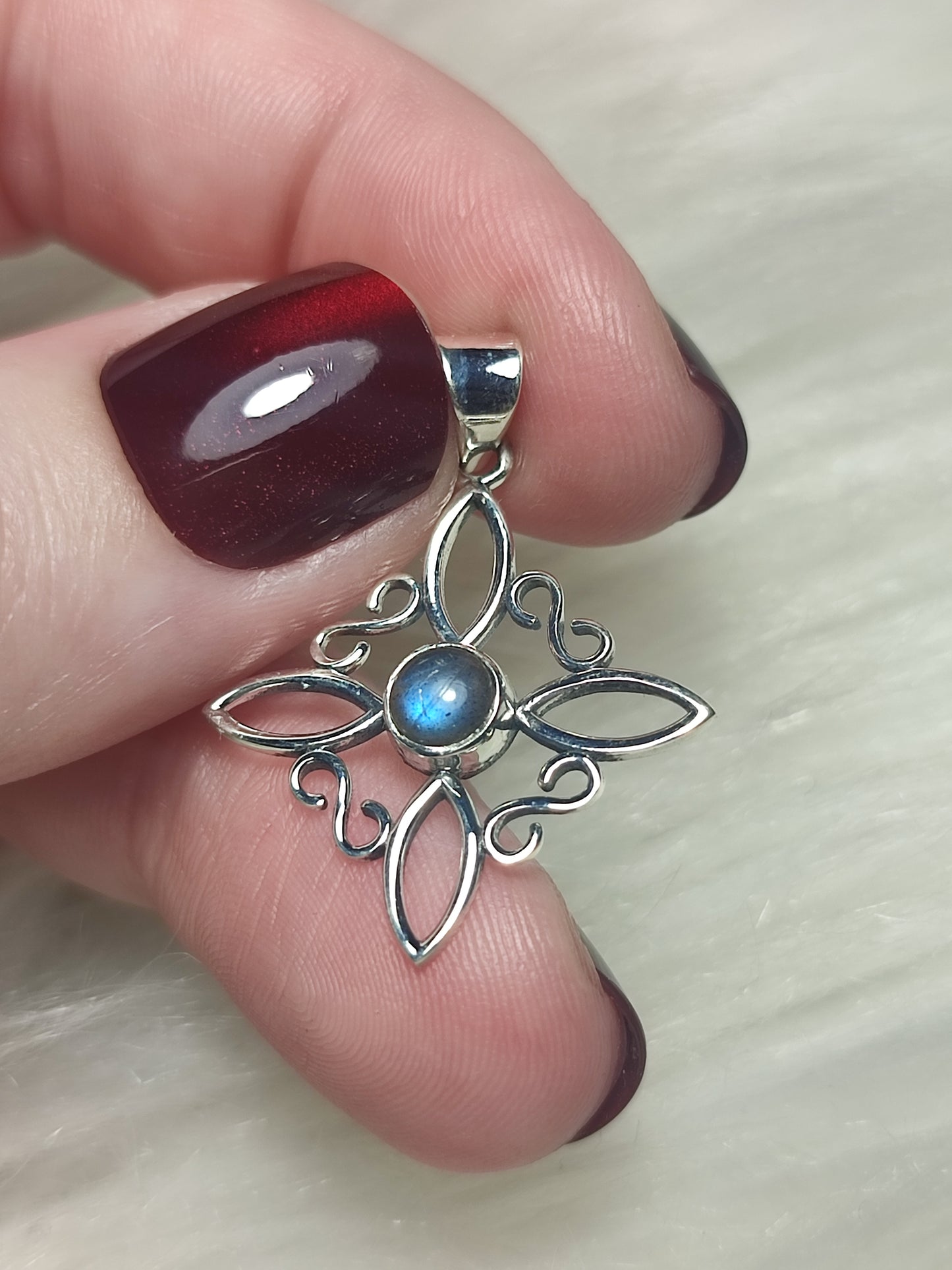 Colgante plata 925 Modelo Nudo de Bruja