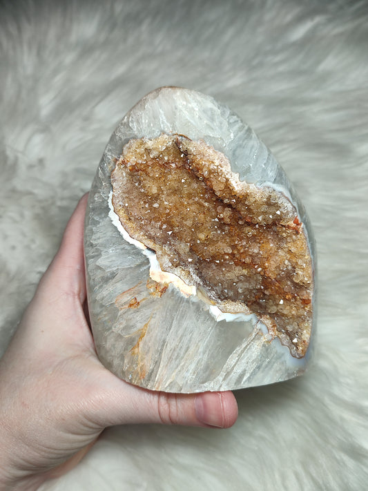 Ágata Cristalizada extra con inclusiones limonita 1346 gramos