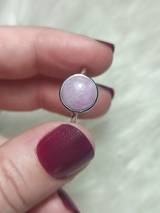 Anillo bisutería con kuncita de calidad - Ajustable  18 a 19 mm