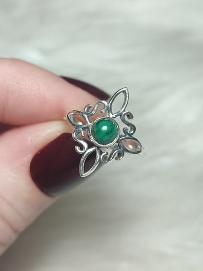 Anillo plata 925 Modelo Nudo de Bruja Ajustable