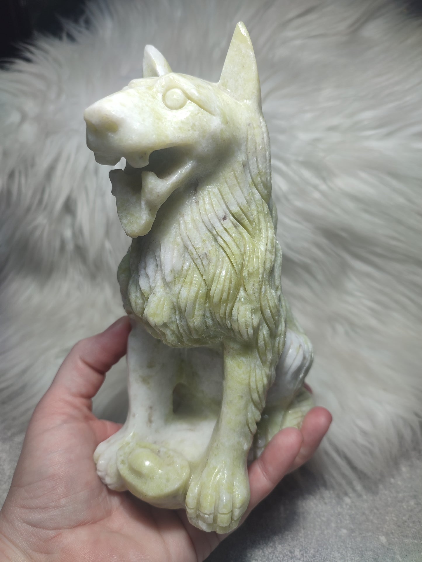 Lobo jade coliflor tallado a mano 1753 gramos