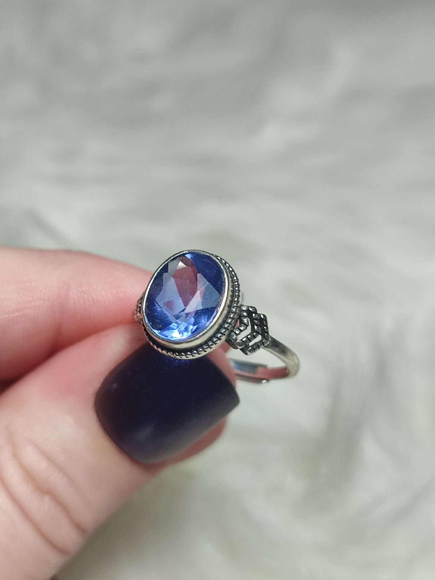Anillo plata 925 con flúorita azul facetada - ajustable