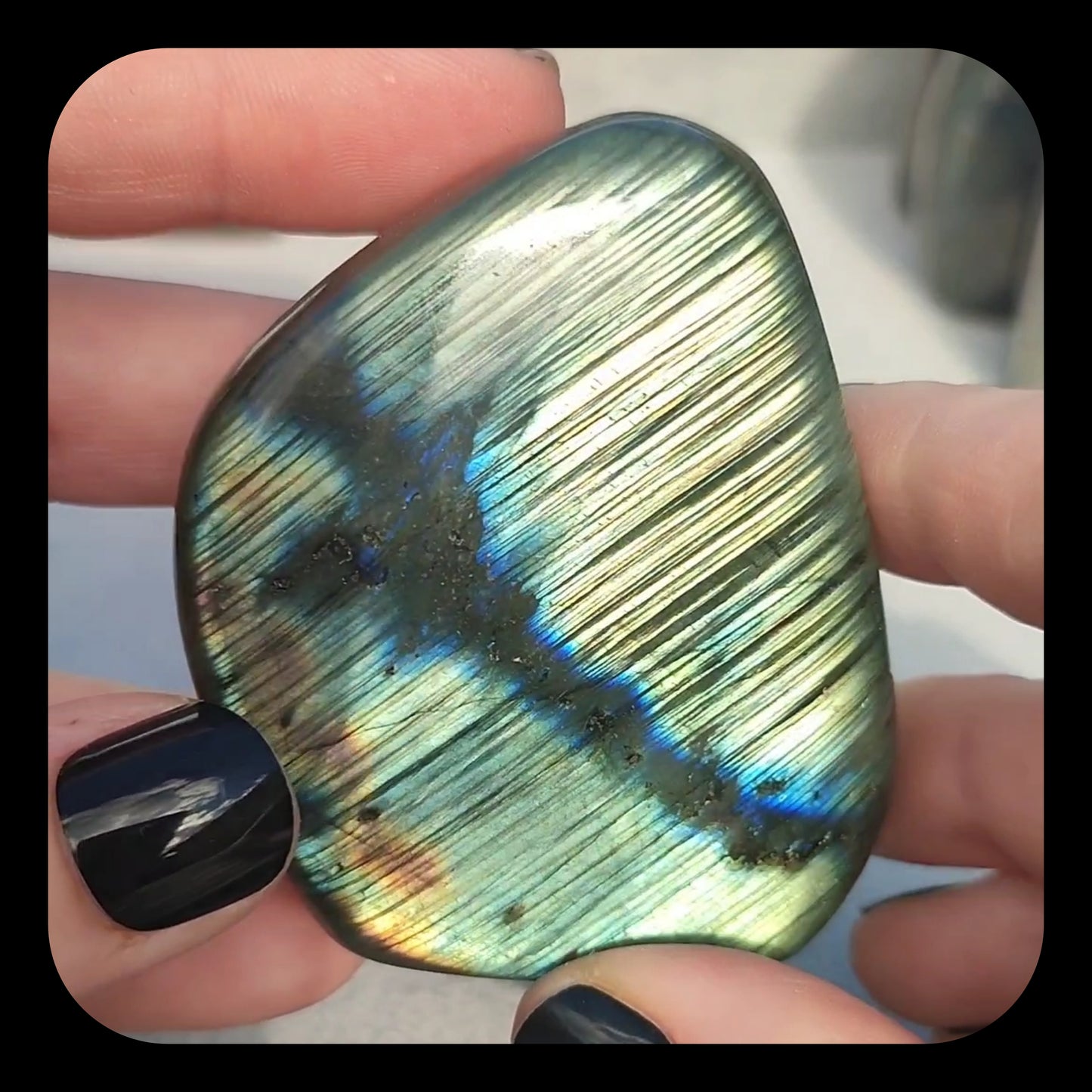 Medium Monolito labradorita flash - video