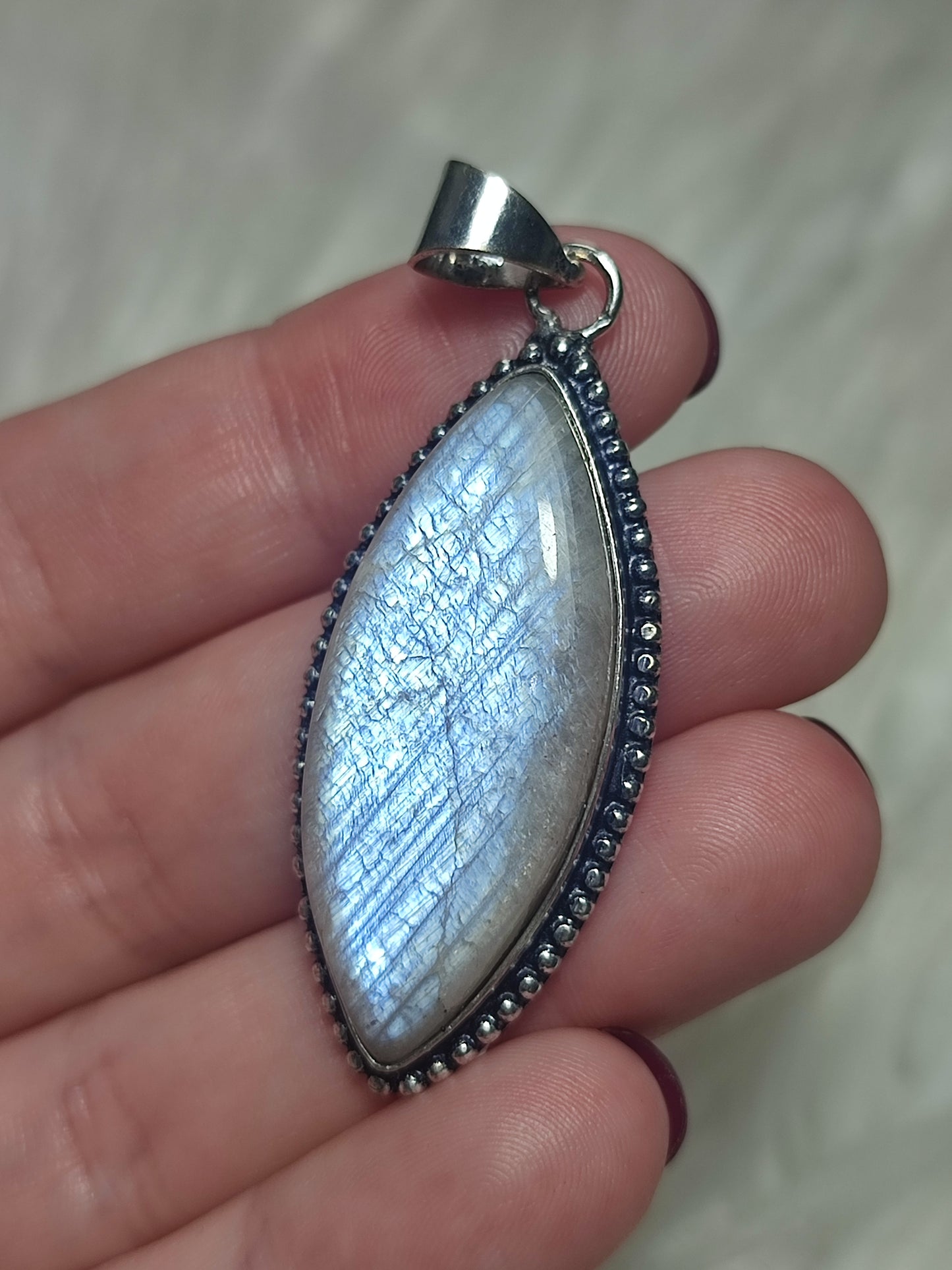 Colgante baño de plata con piedra luna 154