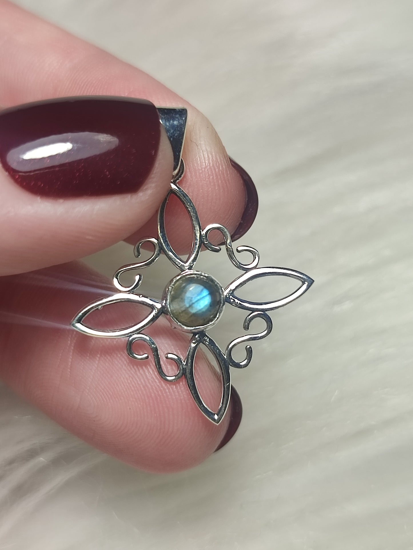 Colgante plata 925 Modelo Nudo de Bruja