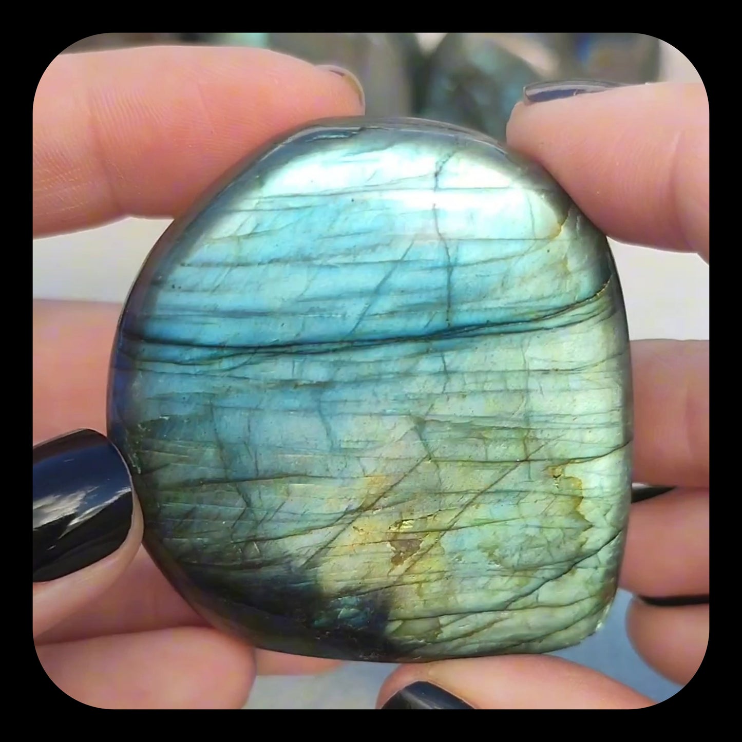 Medium Monolito labradorita flash - video