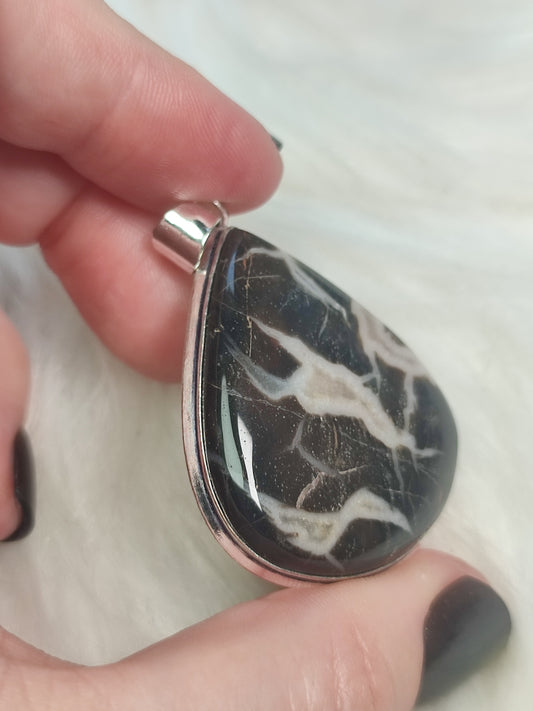 Colgante baño de plata con septaria
