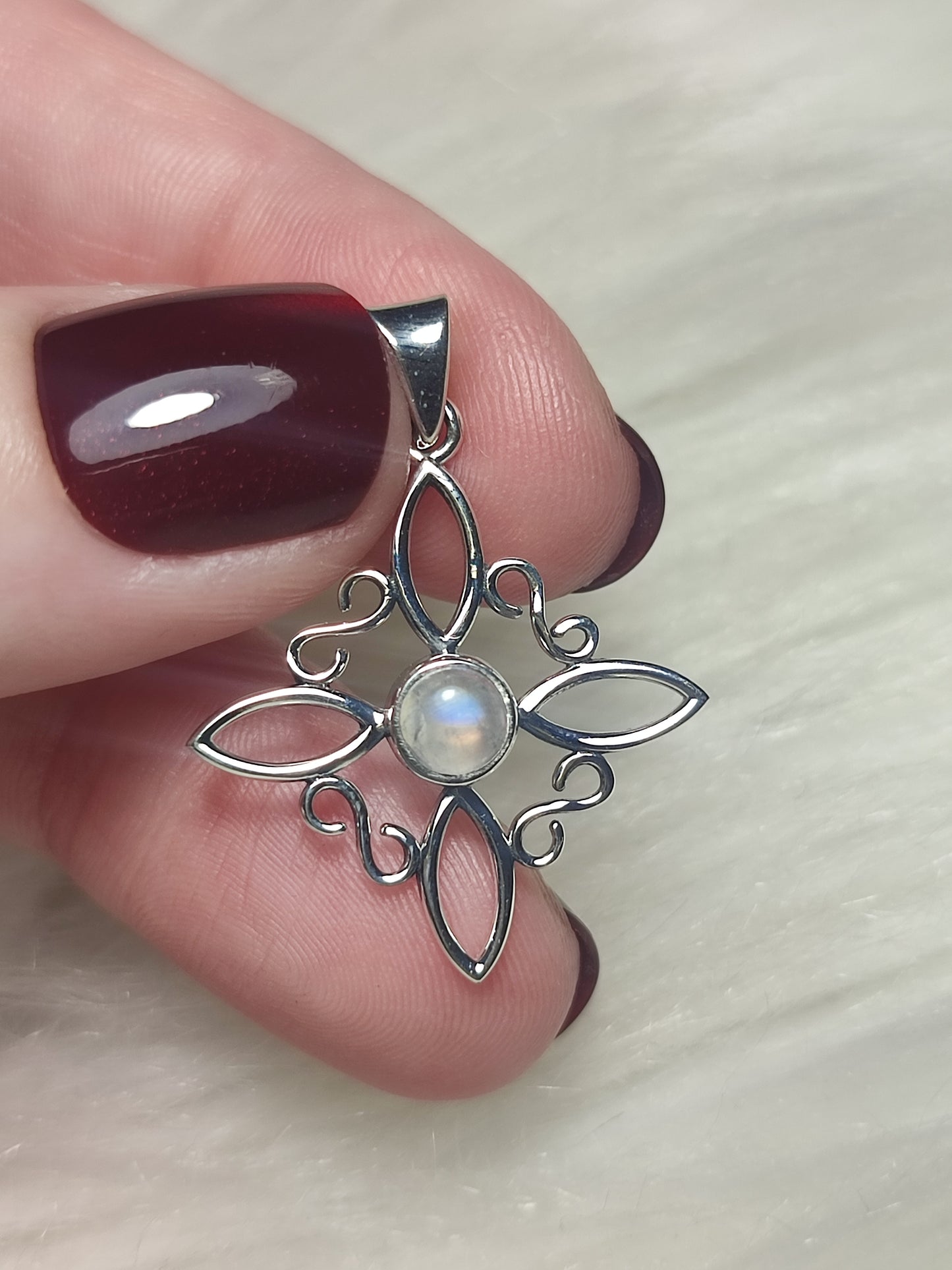 Colgante plata 925 Modelo Nudo de Bruja