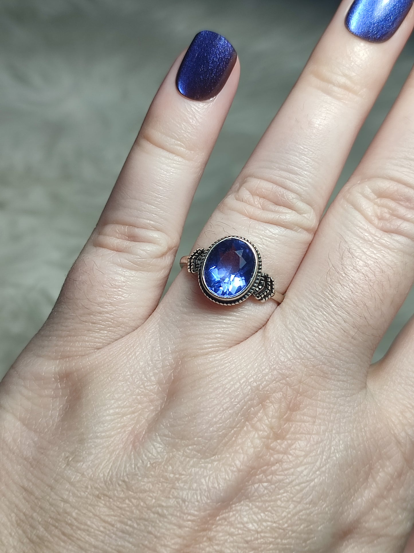 Anillo plata 925 con flúorita azul facetada - ajustable