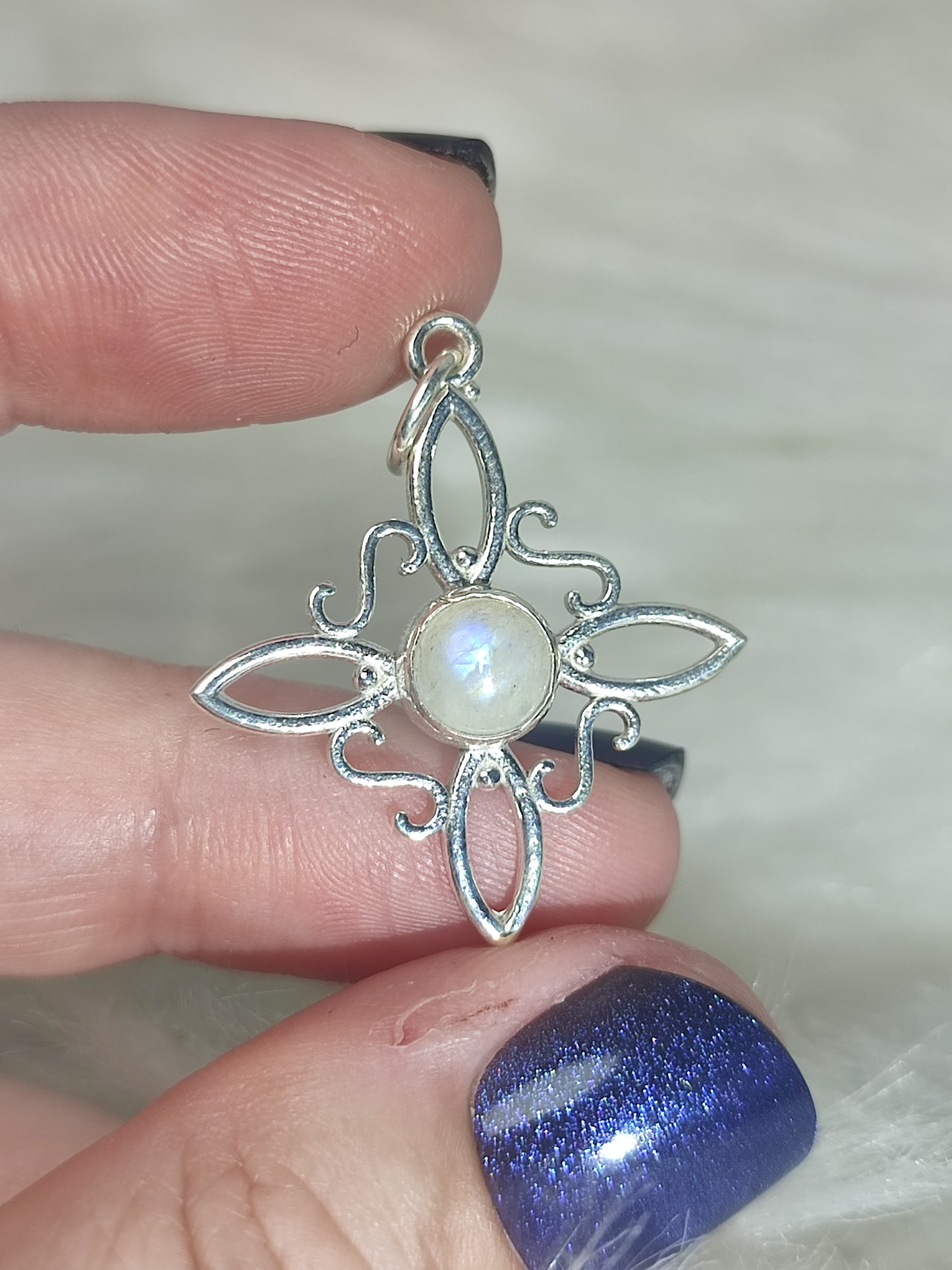 Colgante plata 925 Nudo de bruja con piedra luna