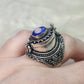 Anillo baño de plata con lapislázuli modelo relicario