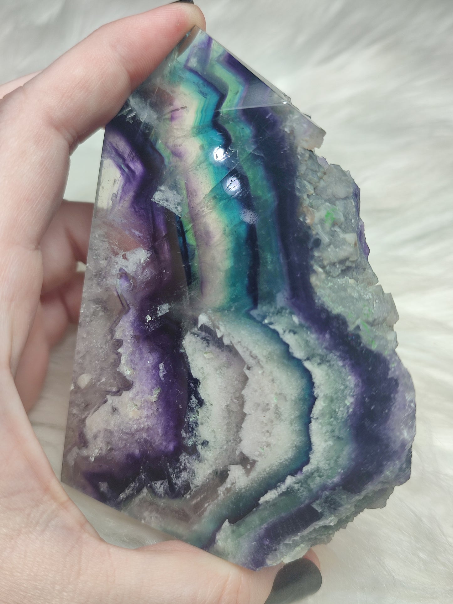 Punta fluorita semi pulida alta calidad 341 gramos