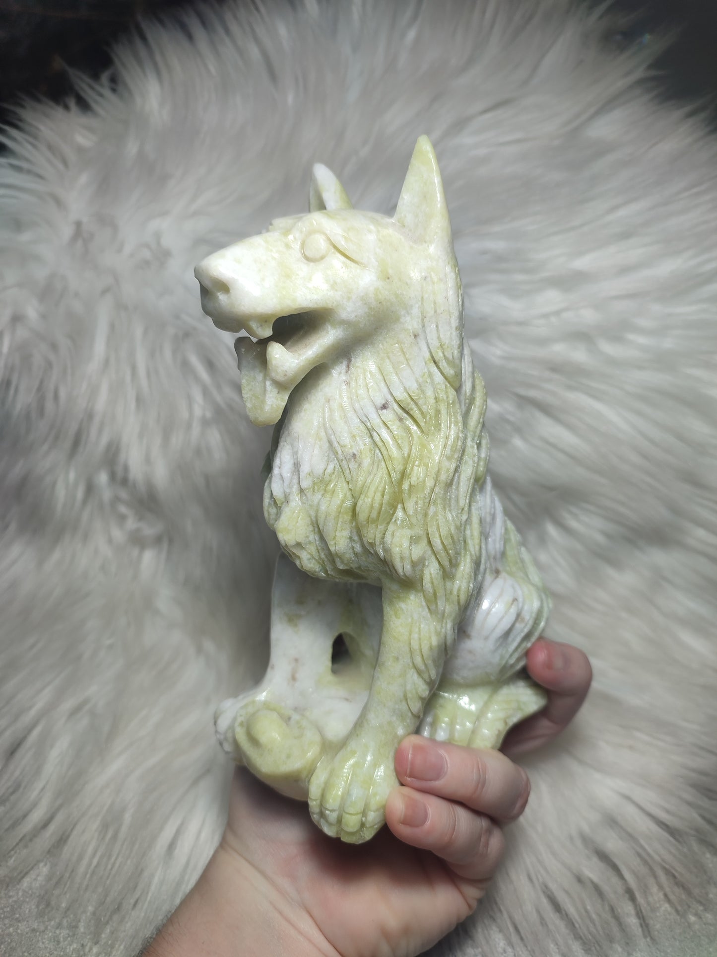 Lobo jade coliflor tallado a mano 1753 gramos