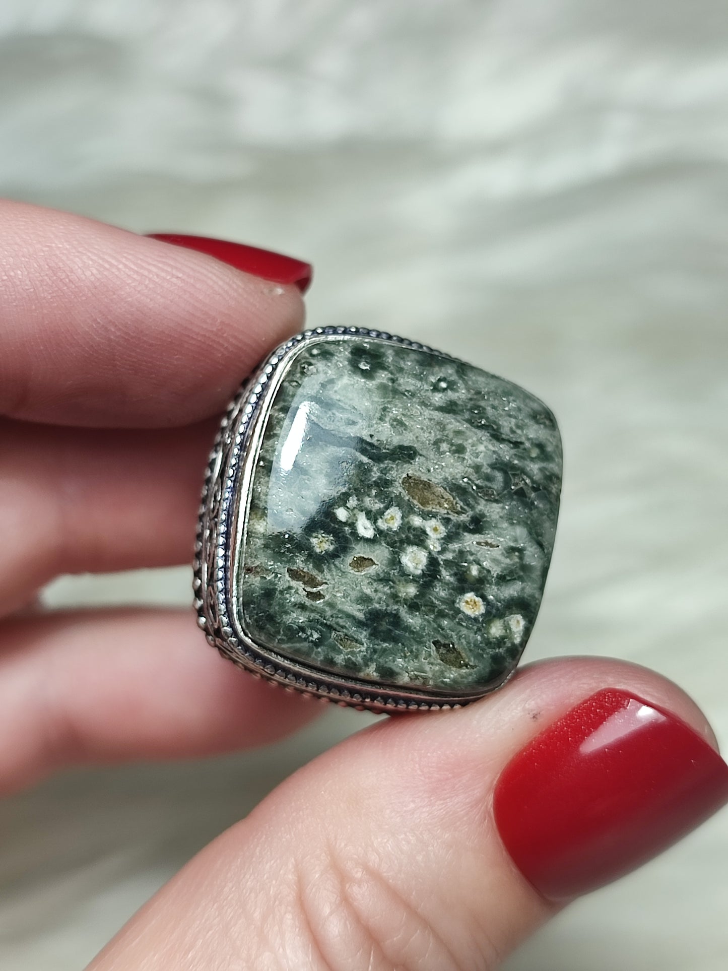 Anillo baño de plata con jaspe océano