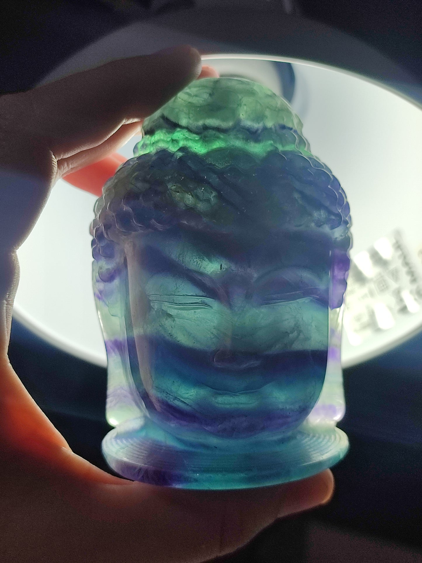 Buda fluorita multicolor 592 gramos
